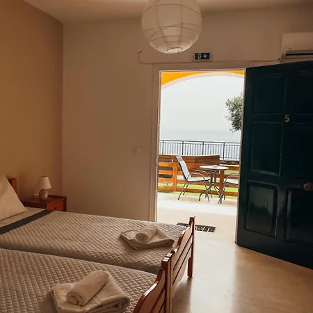 Silent Bay Boutique Apartments Nisaki