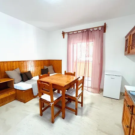 Silent Bay Boutique Apartments Nisaki * Katávolos