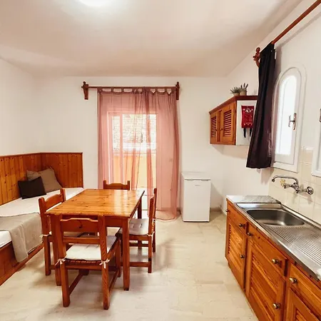 Silent Bay Boutique Apartments Nisaki Katávolos
