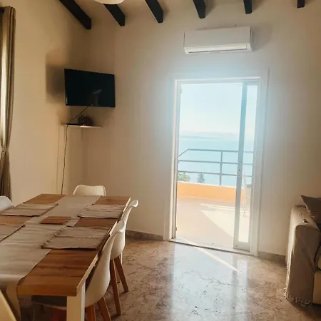 Silent Bay Apartment *